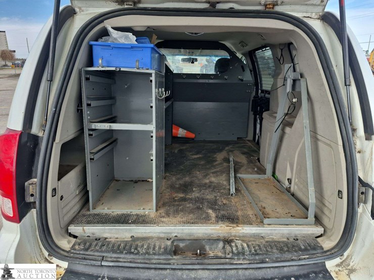 2015-ram-c/v-image-30