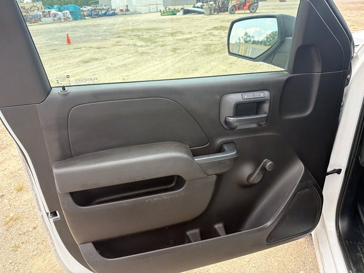 2018-chevrolet-1500-image-10