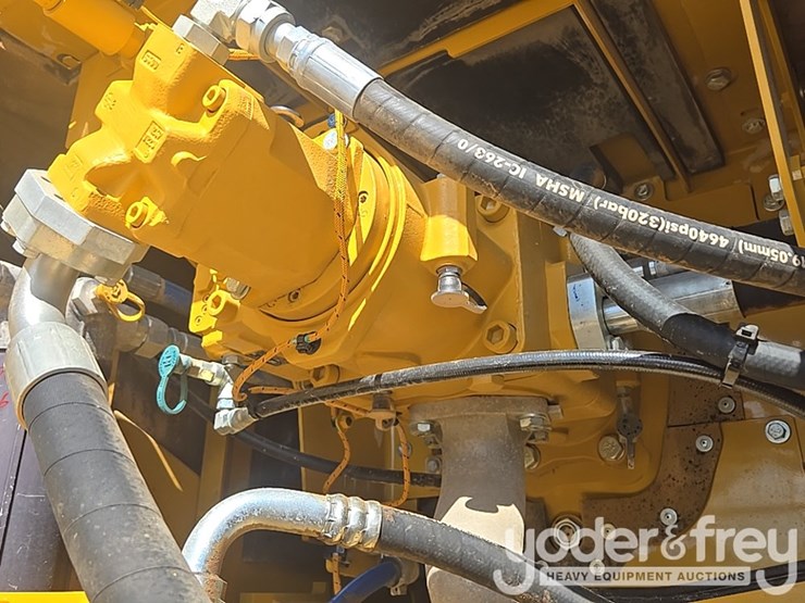 2019-caterpillar-336-image-48