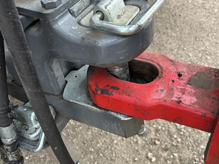 2014-white-9824-image-11