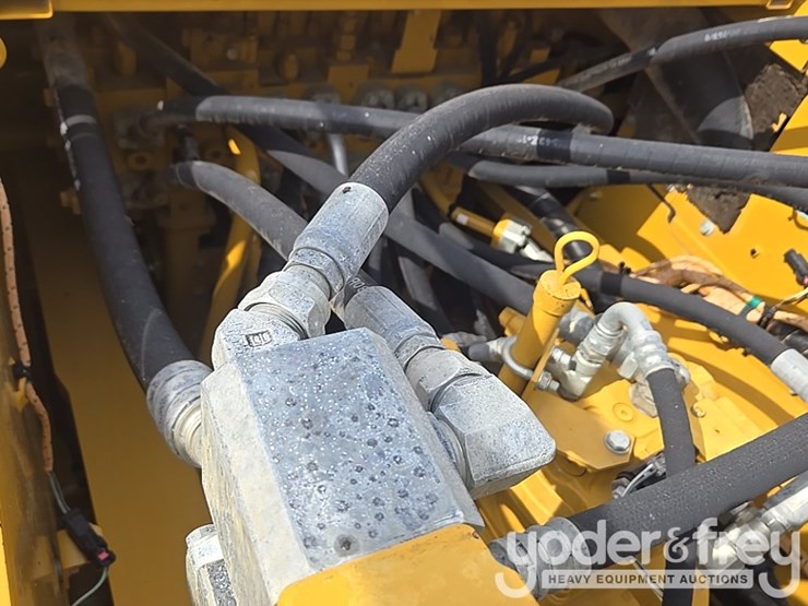 2019-caterpillar-336-image-120