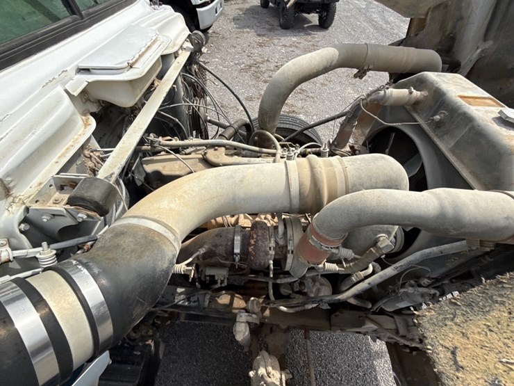 #31721-•-1989-mack-r690t-single-axle-fuel-truck-image-44