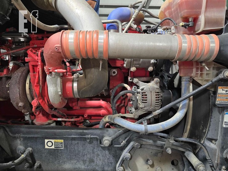 2016-kenworth-t880-image-19