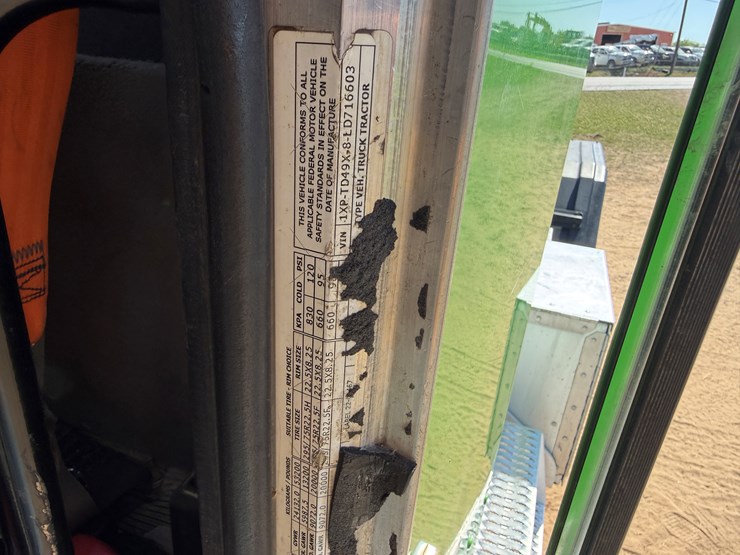 2020-peterbilt-367-image-19