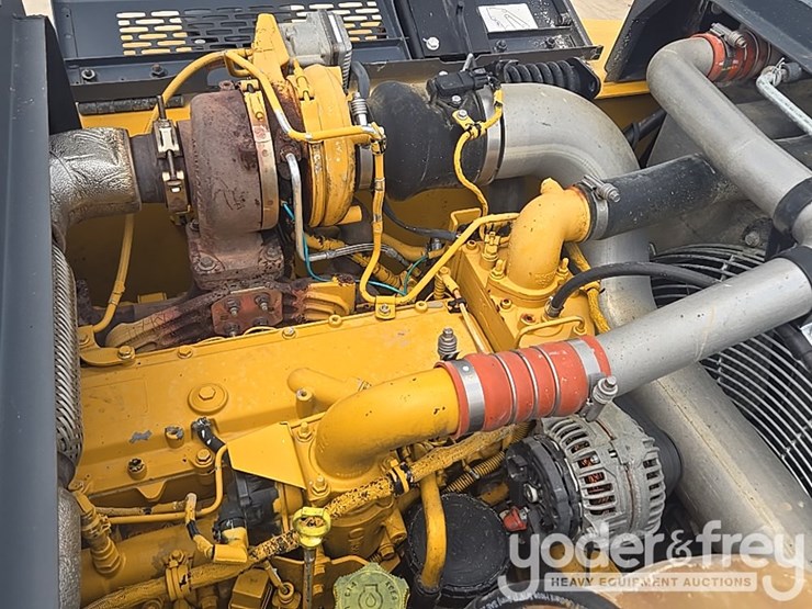 2017-deere-210g-lc-image-93