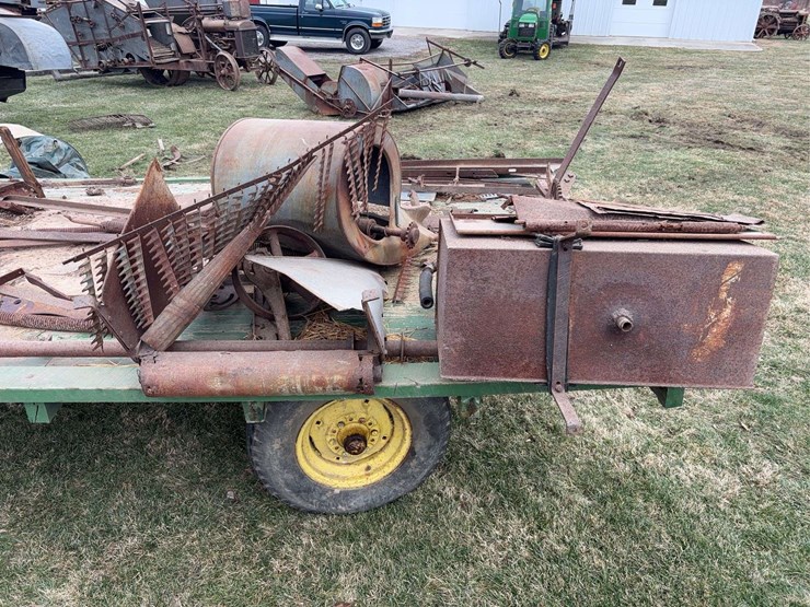 gleaner-fordson-mounted-combine-image-15