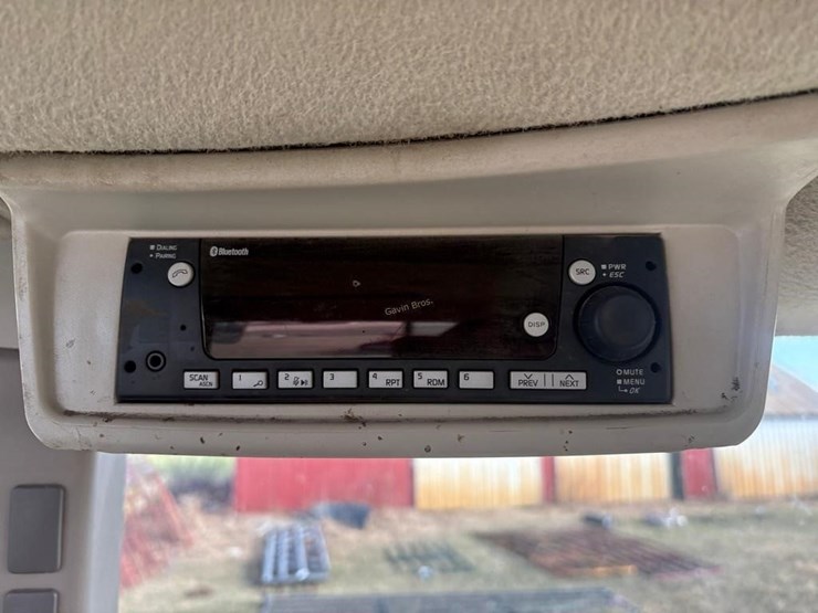 2022-john-deere-5100m-image-19