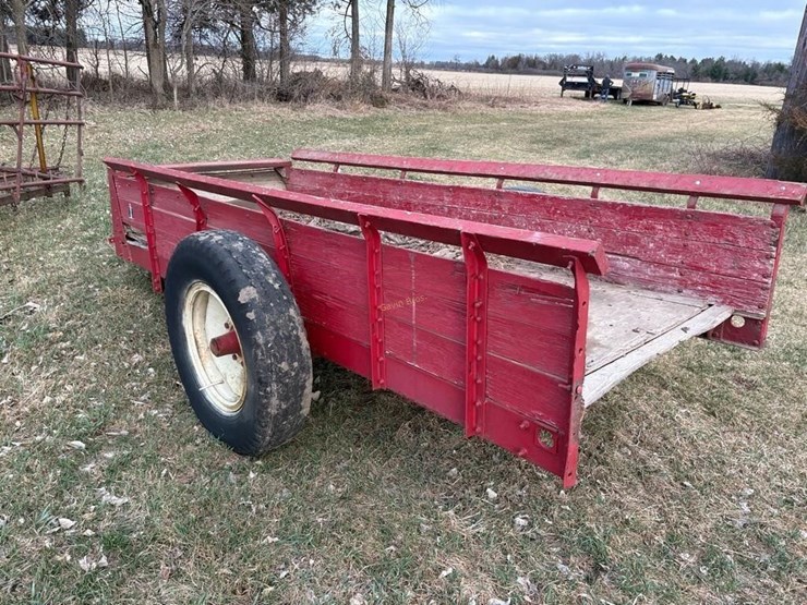 ih-wood-hauler-spreader-image-4
