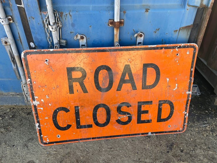 #3931-•-metal-retired-road-sign-image-2