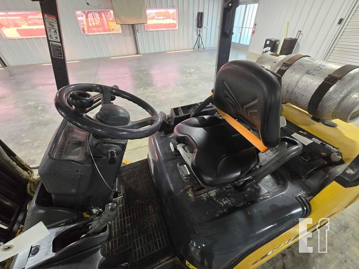 2019-caterpillar-gp25n-image-13