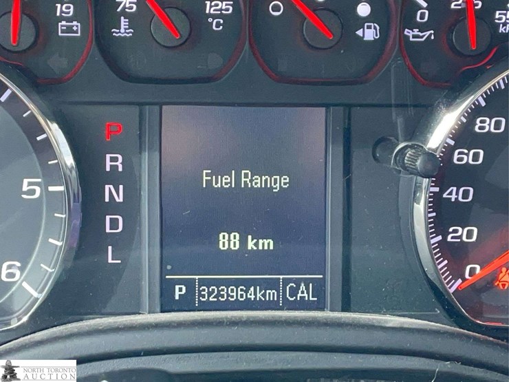 2017-chevrolet-tahoe-image-17