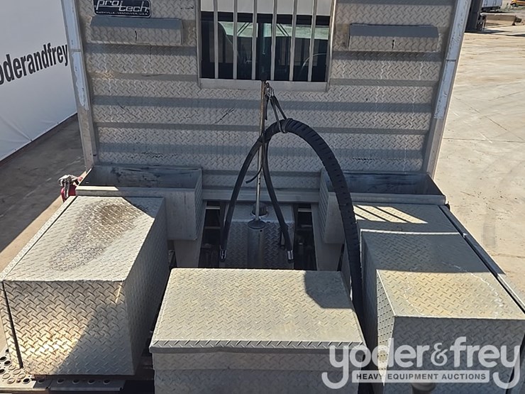 2014-kenworth-t880-image-46