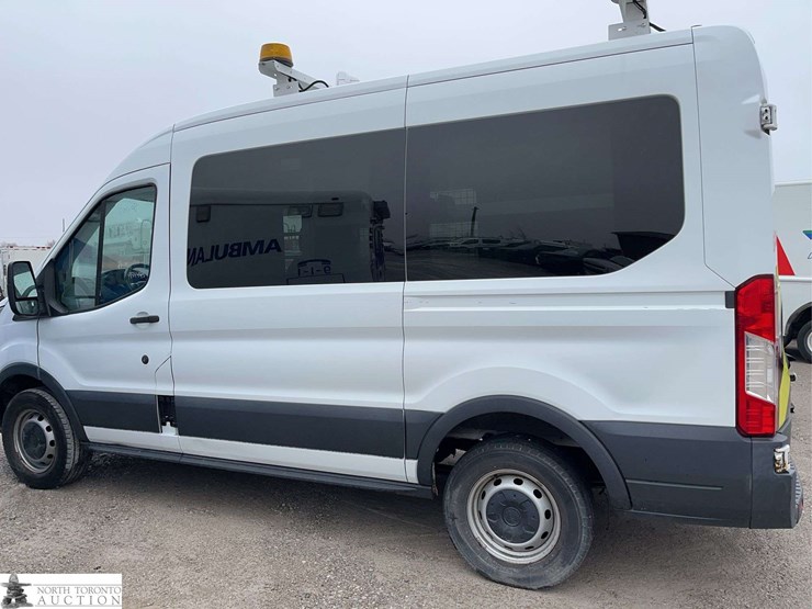 2017-ford-transit-image-8