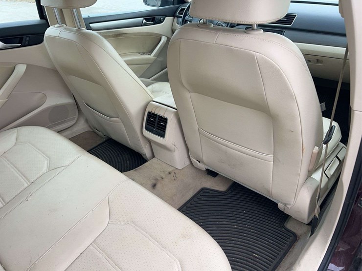 2014-volkswagen-passat-tdi-image-62