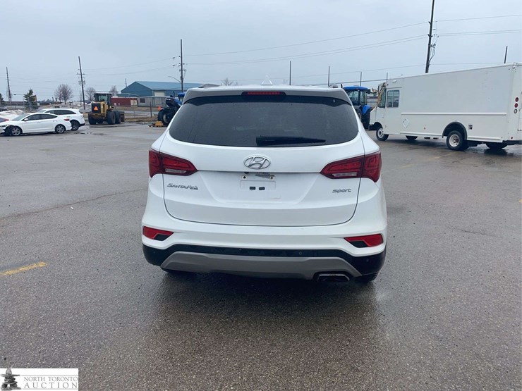 2017-hyundai-santa-fe-image-5