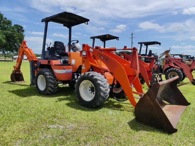 2001-kubota-r520-image-2