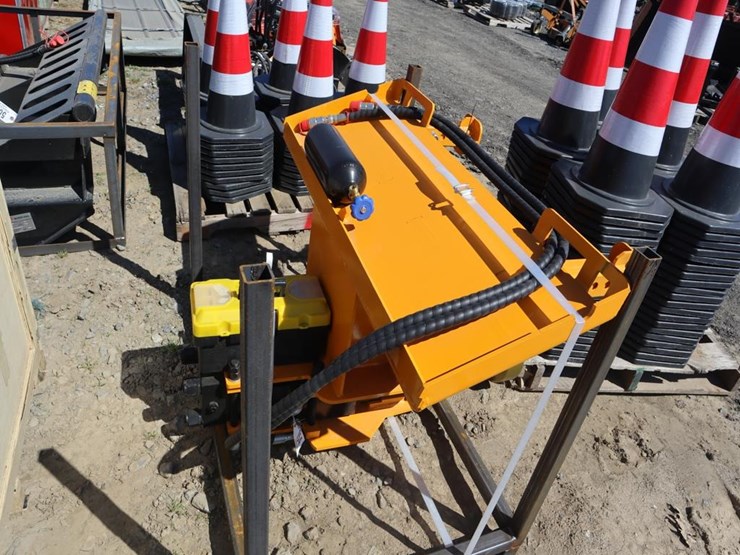 future-pile-hammer-image-1