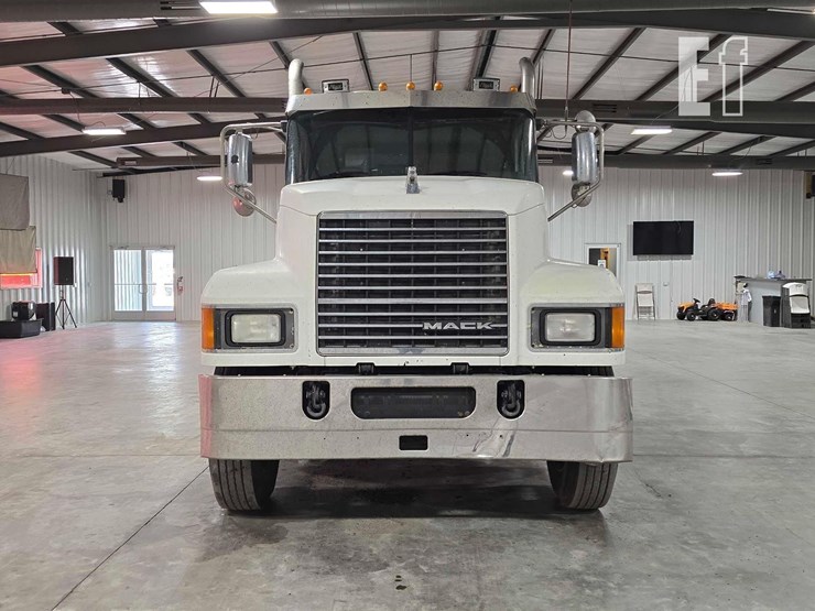2017-mack-pinnacle-chu613-image-7