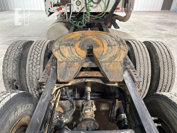 2010-mack-pinnacle-cxu613-image-9