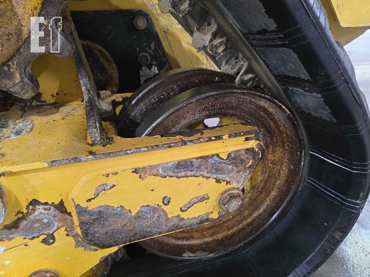 2020-caterpillar-289d3-image-30