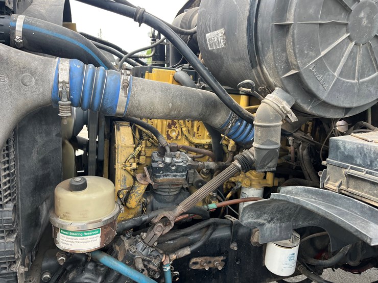 2005-sterling-lt9500-image-9