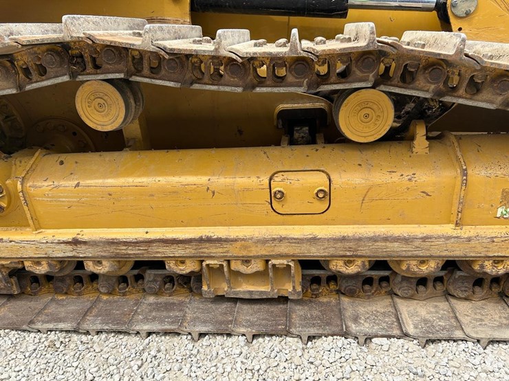 2021-caterpillar-d4-image-13