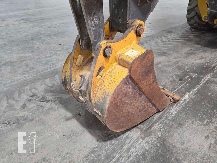 2023-deere-320-p-tier-image-16