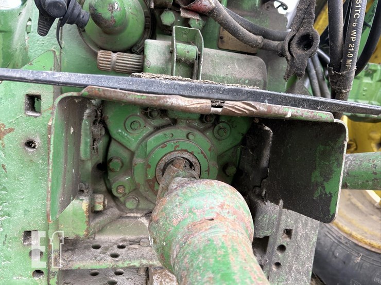 john-deere-310-image-10