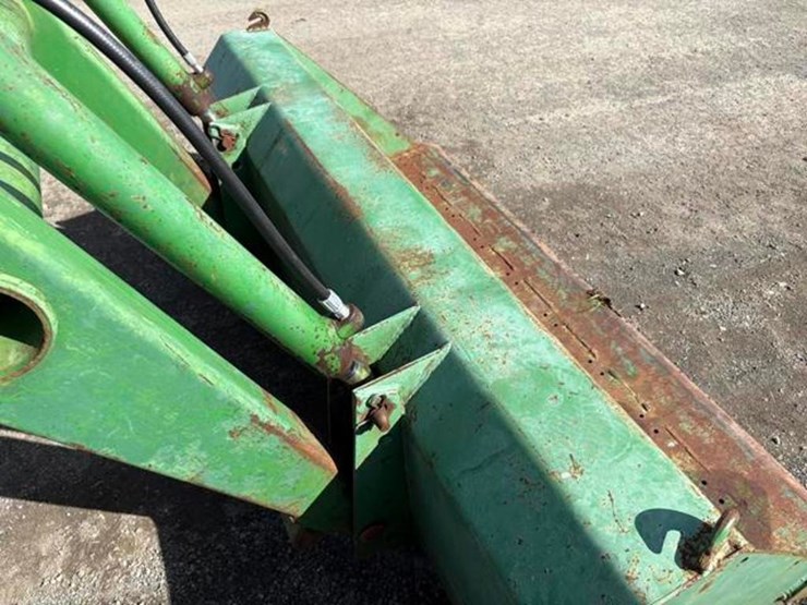 john-deere-2440-image-26