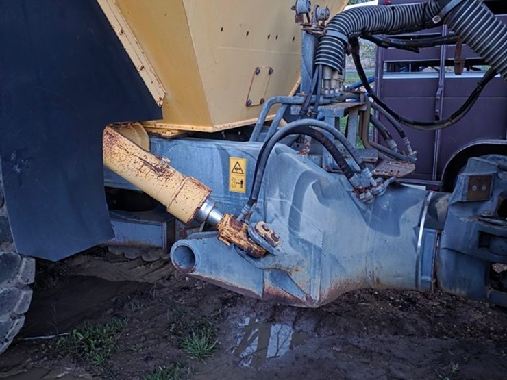 2005-komatsu-hm300-1-image-12