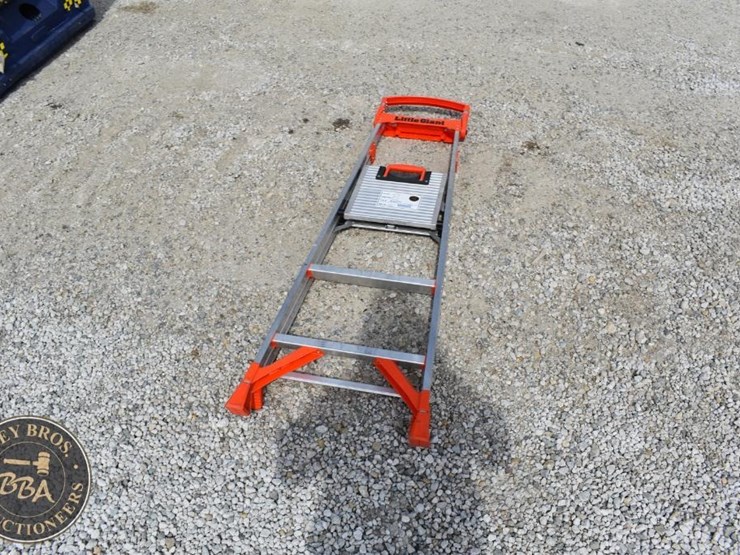 little-giant-extra-lite-step-ladder-42921-image-3