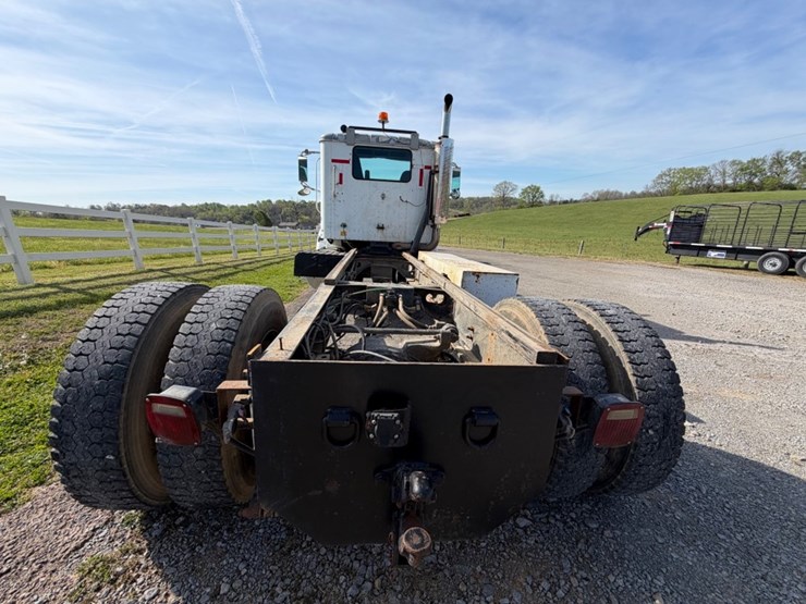 2000-international-9100-image-7