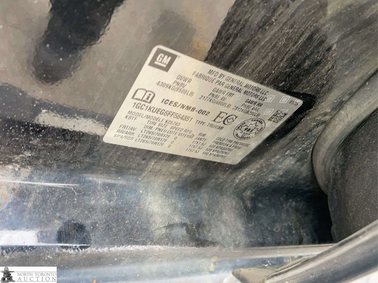 2015-chevrolet-silverado-2500hd-image-28