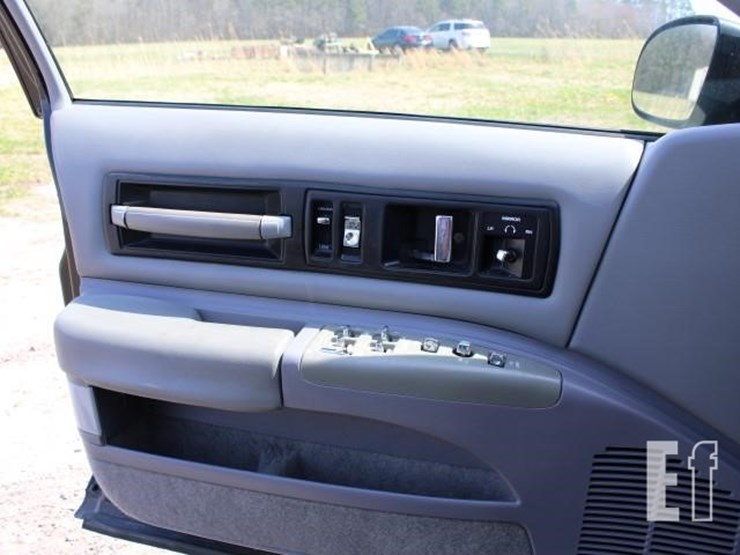 1995-chevrolet-impala-image-24