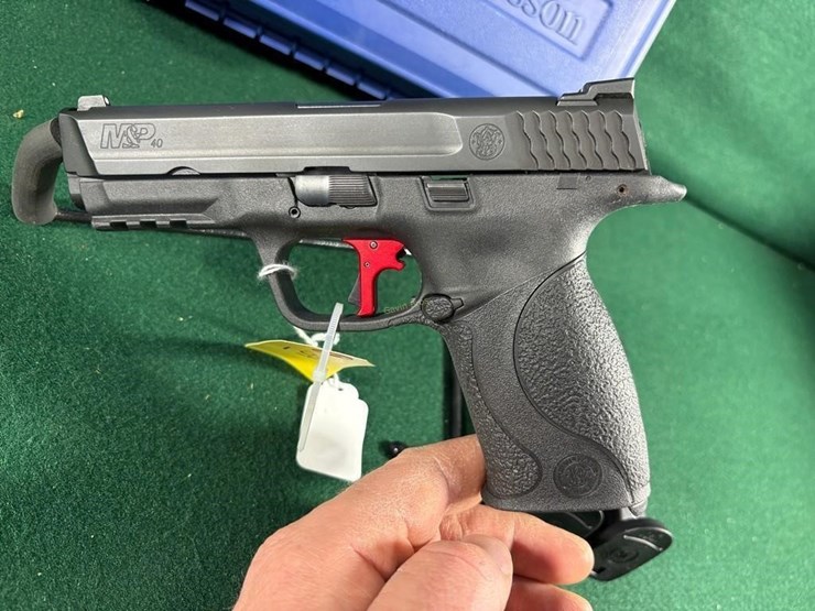 smith-&-wesson-m&p-40---40-s&w-pistol-image-5