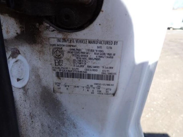 2007-ford-f550-xl-image-9