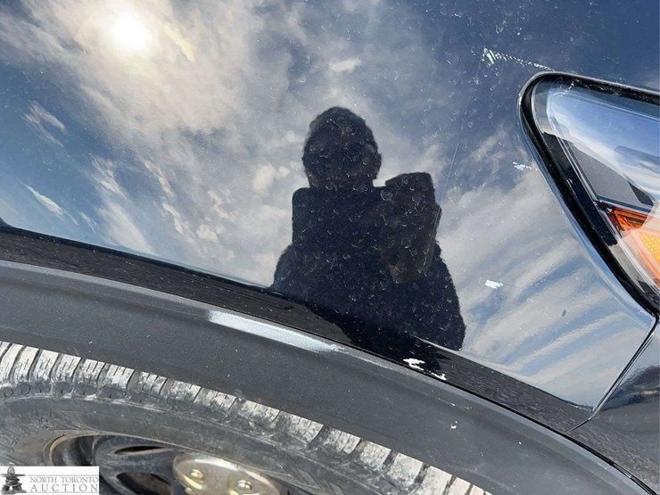 2020-ford-explorer-image-24