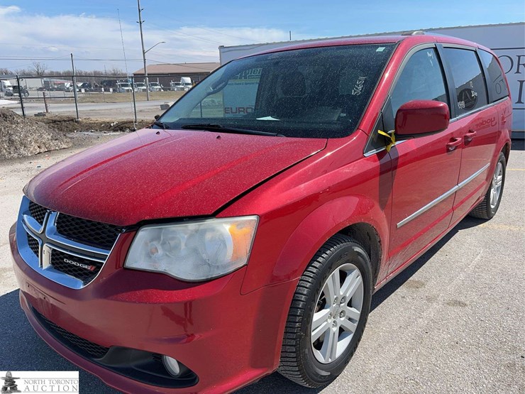 2012-dodge-grand-caravan-crew-image-1