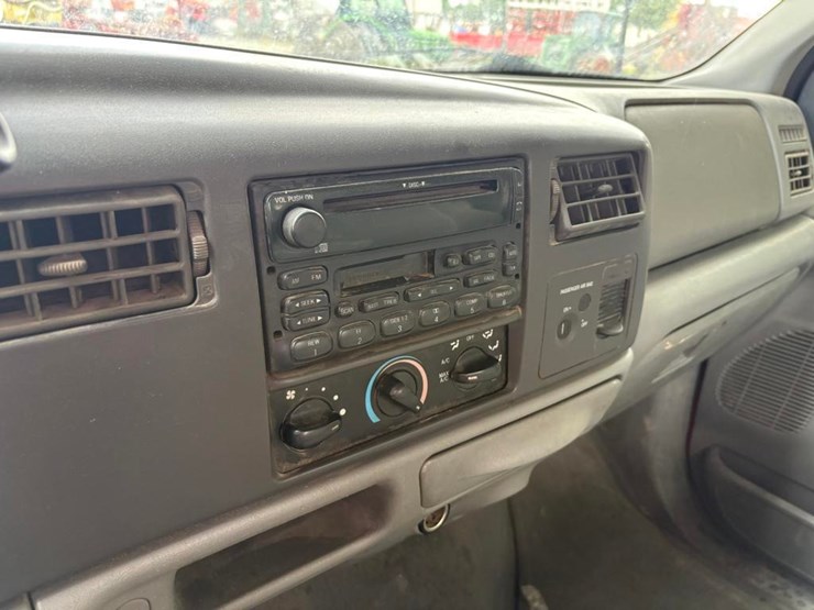 2003-ford-f550-image-22