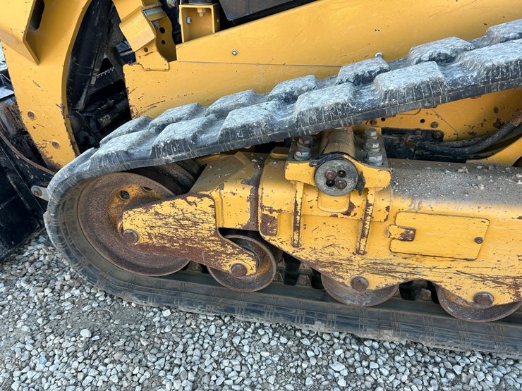 2023-caterpillar-259d3-image-18