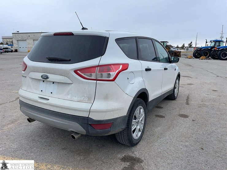 2015-ford-escape-image-5