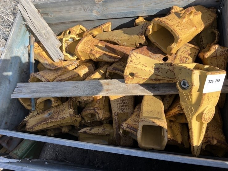 caterpillar-dig-bucket-teeth-image-4