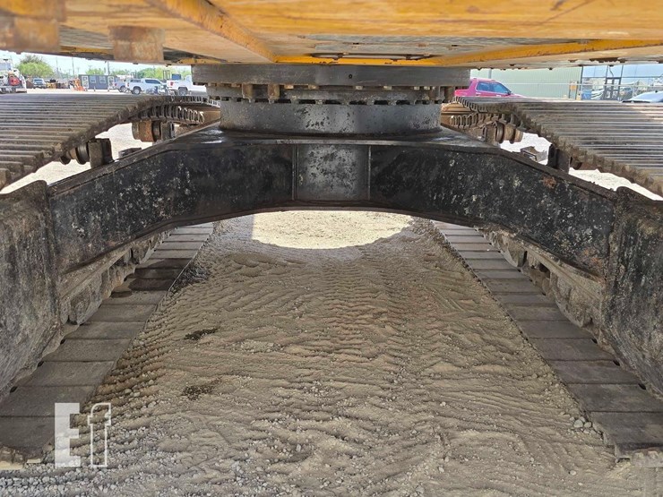 2018-deere-350g-lc-image-26