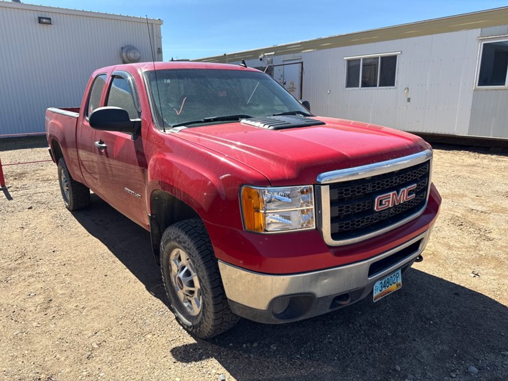 2011-gmc-sierra-2500hd-image-2