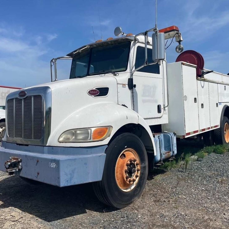 2007 PETERBILT 335