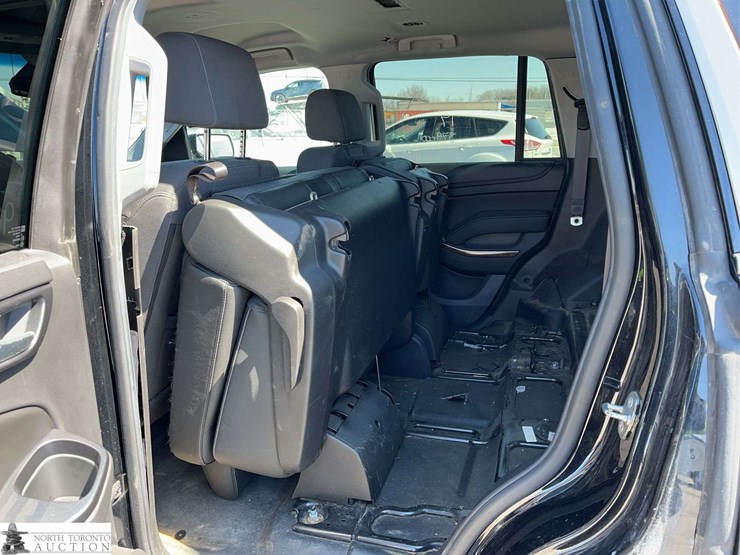 2017-chevrolet-tahoe-image-15