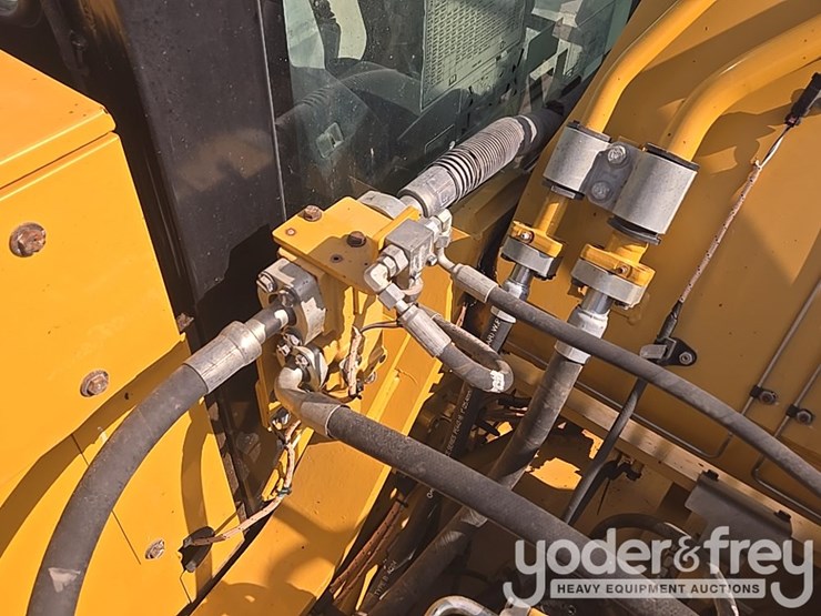 2017-caterpillar-336fl-image-86