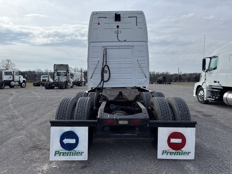 #31956-•-2012-volvo-vnl-tandem-axle-truck-tractor-image-6
