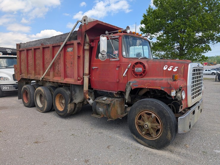 1984-ford-l9000-image-2