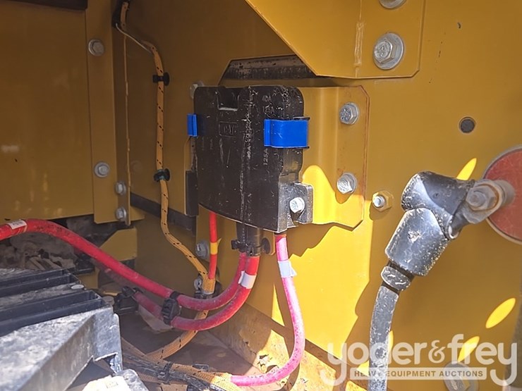 2019-caterpillar-336-image-34